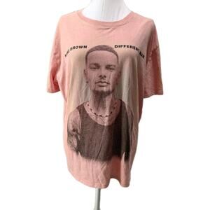 Kane Brown Different Man Tee Women's Size Large Graphic T-shirt Crew Knit Pink